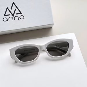 KÍNH RÂM THỜI TRANG